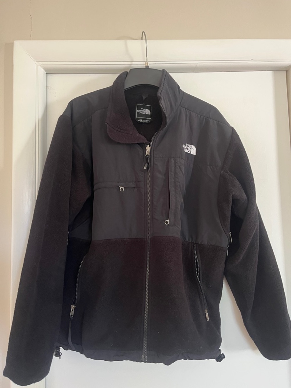 The North Face Men’s Black Performance Fleece Jacket. Men’s Size M.